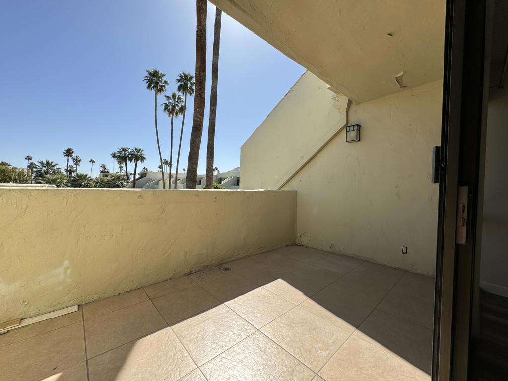 Smoketree Racquet Cl - Residential