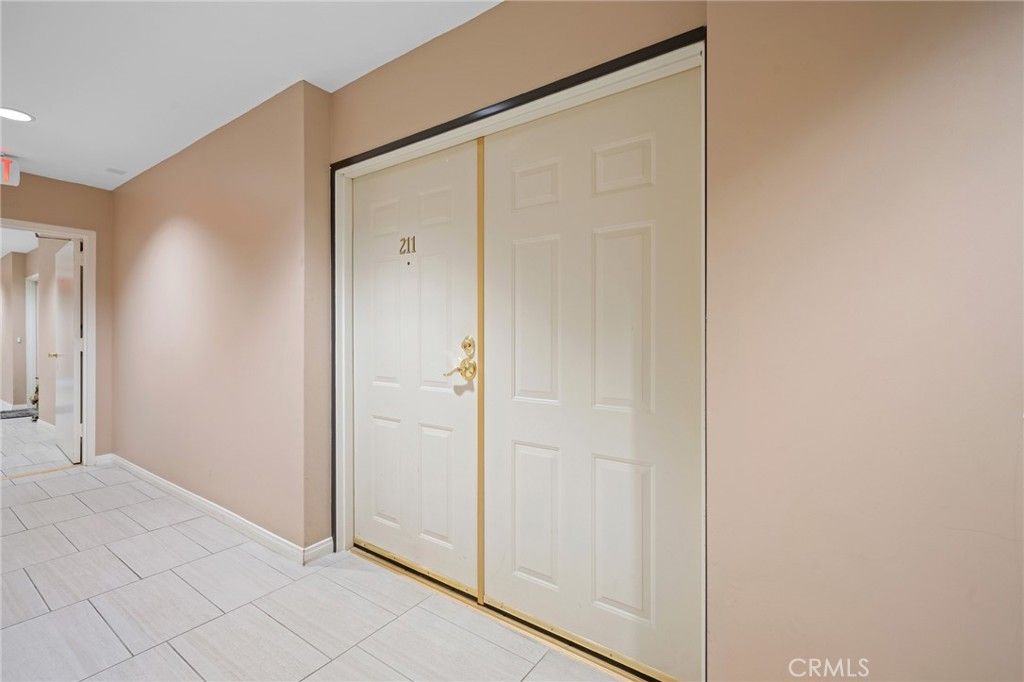 Photo of 14141 Dickens St, Sherman Oaks, CA 91423 (MLS # GD25246535)