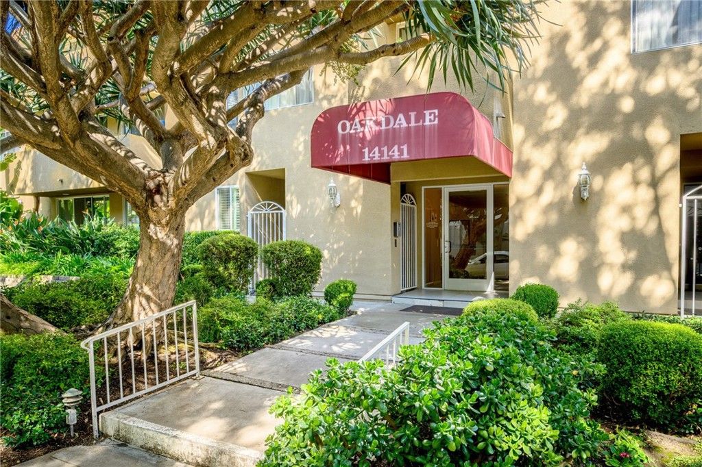 Photo of 14141 Dickens St, Sherman Oaks, CA 91423 (MLS # GD25246535)