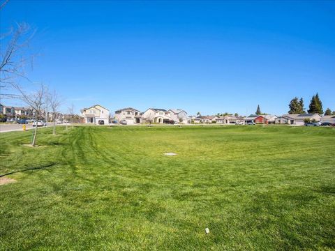 Tiny photo for 1415 Crimson Lane, Manteca, CA 95336 (MLS # ML82037578)