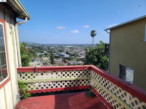 Photo of 2091 Altamont Rd Rd, Castro Valley, CA 94578 (MLS # 41132383)