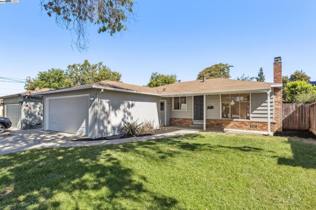 Great Opportunity - Single Story - 3 Bedrooms - 2 Bathrooms - 1,148 SqFt of Living Space. Modern Open Floor Plan - Mostly Original - New Interior & Exterior Paint. Open Bright & Airy Living Room. Real Hardwood Flooring Throughout Entire House. New Kitchen Counter Tops. New Kitchen LVP Flooring. New Guest Bath Vanity & Flooring. Updated Light Fixtures Throughout. Quiet Neighborhood Location. Close to Downtown Livermore & Schools. Waiting for Your Personal Touch to Customize Your Dream Home!