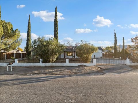 Photo of 14669 La Brisa, Victorville, CA 92392 (MLS # HD25265882)