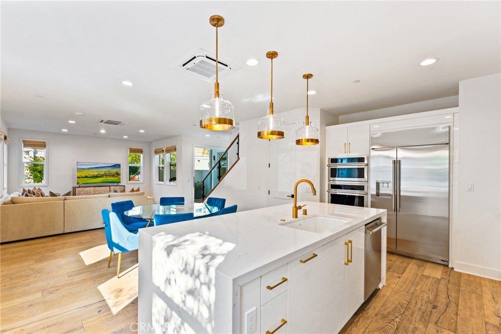 2116 Cresta Dr