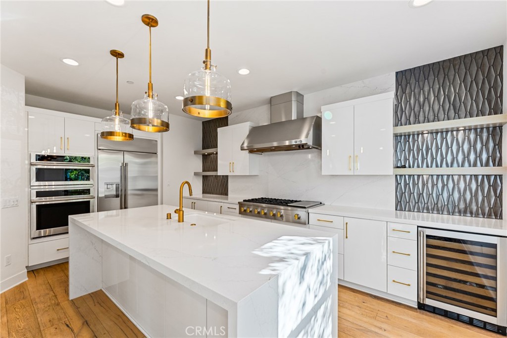 2116 Cresta Dr