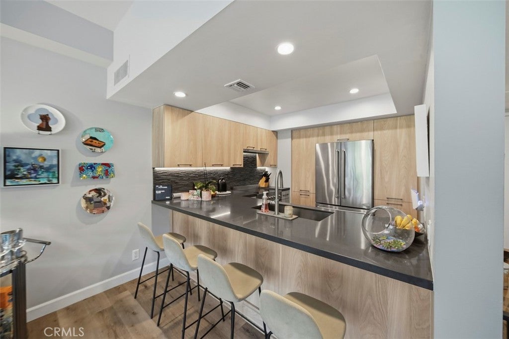 7135 Hollywood Boulevard 405