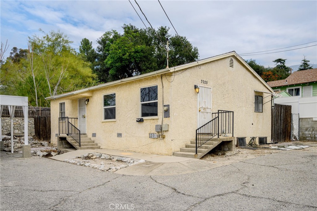 7025 Day Street