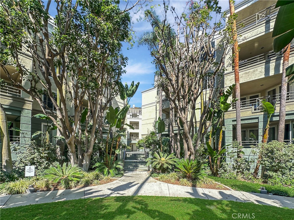 Welcome to The Metropolitan in Irvine, a prestigious guard-gated community offering resort-style living in the heart of Orange County.
This beautifully updated 2-bedroom, 2-bath condo is ideally situated on the 3rd floor, with convenient access to elevators and the trash chute. The open floor plan features a spacious living area with a cozy fireplace, seamlessly connected to the dining room and kitchen. The kitchen is designed for both style and function, with quartz countertops, stainless steel appliances, and a breakfast bar—plus a refrigerator and washer/dryer included.
The primary suite offers a private retreat with an updated en suite bath and two closets, one is a large walk-in with custom built-ins. The secondary bedroom is equally inviting, with a remodeled bathroom. Enjoy two private decks—one off the living room and one off the primary bedroom—perfect for relaxing or entertaining.
Additional highlights include two subterranean, side-by-side parking spaces located conveniently near the elevator. The Metropolitan community provides residents with a sparkling pool, spa, clubhouse, fitness center, and on-site management. Trash, water and gas are included in the monthly lease.
All of this in a prime location, just minutes from top dining, shopping, major freeways, and John Wayne Airport.
