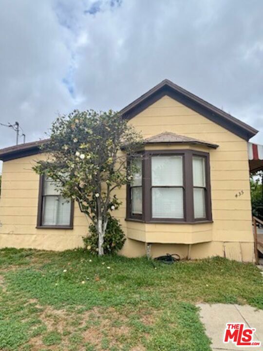 Brand new remodeled front unit featuring vinyl planks in living area and bedrooms. Brand new bathroom, brand new gas stove/oven and refrigerator. Granite counters in kitchen. Fenced in yard space. Refrigerator, washer & dryer included which is rare in this area. Convenient location near 10/60/71 freeways; near shopping, gas stations, local schools & library, and Tony Cerda Park. Relatively, high walking score (76). Low traffic area that is set back from the main roads - peaceful setting. This unit won't last long - please do not disturb tenants / by appointment only. Water/Trash/Gardener included. No parking or AC - however parking & AC is negotiable. Pets - must submit for approval.