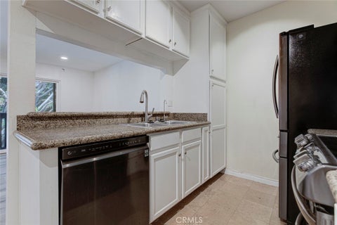 Photo of 23302 Marigold AVE #Y202, Torrance, CA 90502 (MLS # GD26190340)