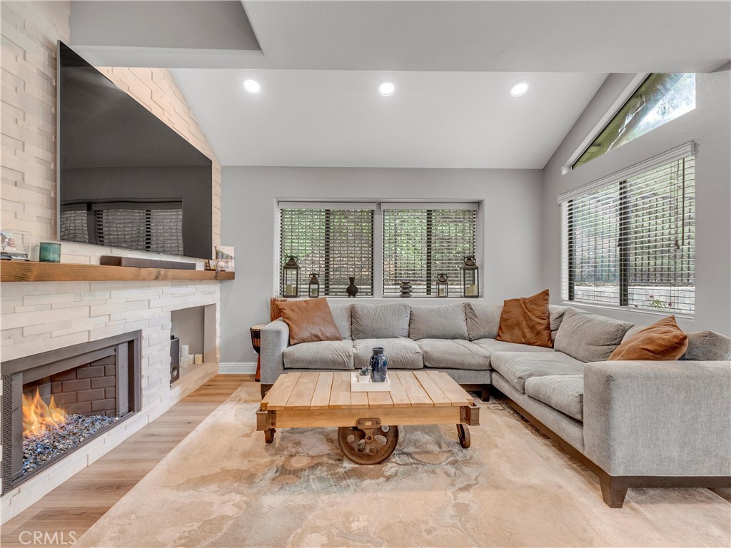 Chateau Park Townhomes (812) - Residential
