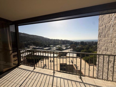 Photo of 2500 Torrey Pines Rd Rd #803, La Jolla, CA 92037 (MLS # 260023384SD)