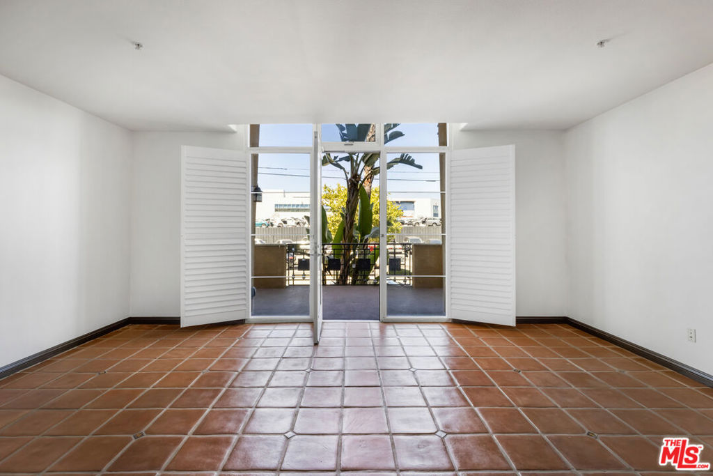 360 W Avenue 26 100
