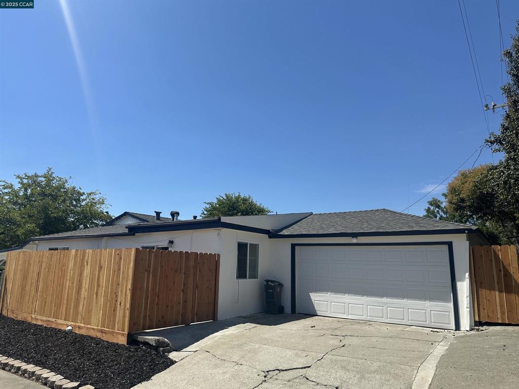 824 Gateway Dr