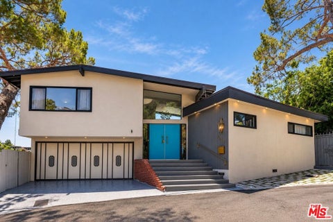 Photo of 9234 Kinglet Drive, West Hollywood, CA 90069 (MLS # 26103781)