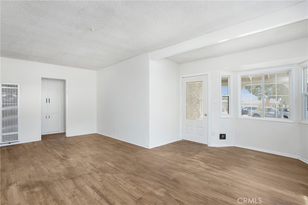 2210 W 7th Street