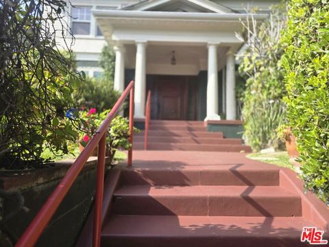 Photo of 317 S Norton Avenue, Los Angeles, CA 90020 (MLS # 25624449)