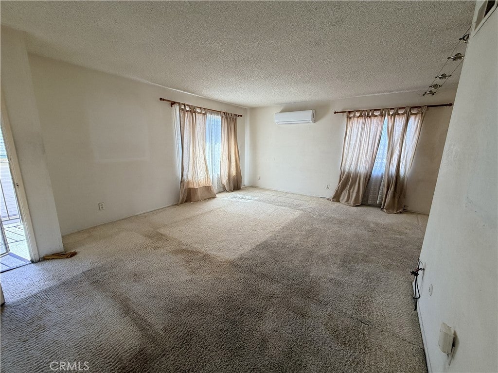 124 E Avenue 44