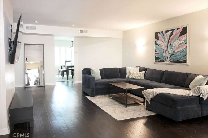 Enjoy comfort and privacy in this fully furnished and modern 3-bedroom, 2.5-bath end-unit townhome, just steps from Ventura Blvd. With over 1,700 sq. ft., hardwood floors, Carrera marble kitchen, energy-efficient windows, and a private patio, this fully remodeled space is the ideal Home

 Private gated entry

 2 covered parking spots

 Washer/dryer in-unit

 Walkable to shops & restaurants

20 mins to Malibu, 15 to Universal



Your bright, secure, and centrally located Home!