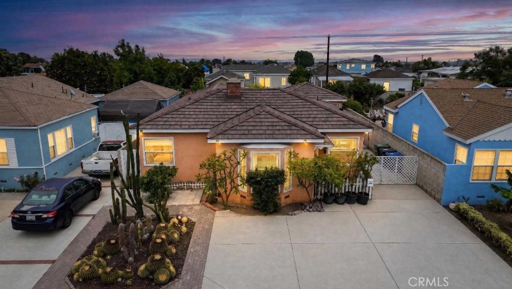 1229 S Flower St, Santa Ana CA 92707