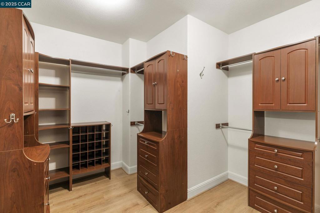 STONE VALLEY OAKS - Residential