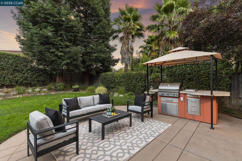 STONE VALLEY OAKS - Residential