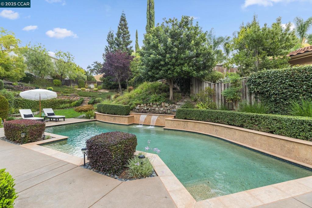 STONE VALLEY OAKS - Residential