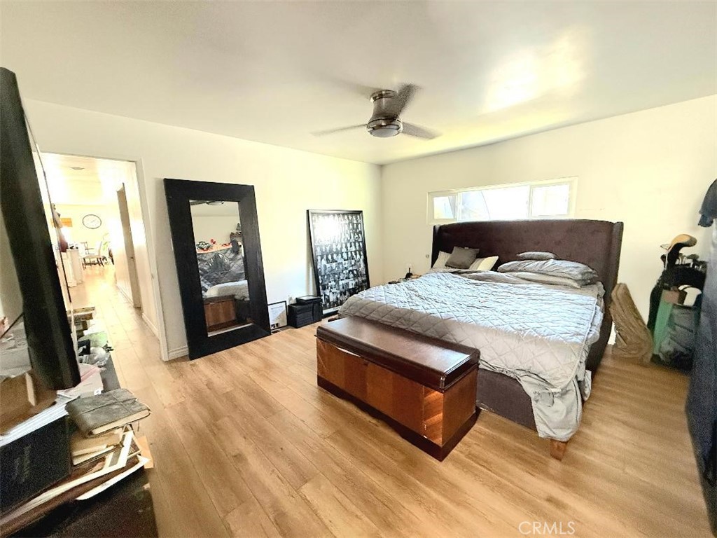 21851 Newland 76