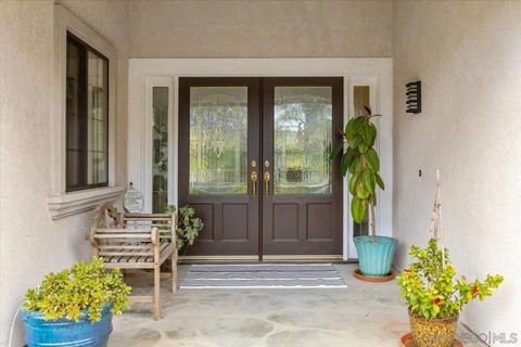 Photo of 1510 VENTANA DR, Escondido, CA 92029 (MLS # 260011088SD)