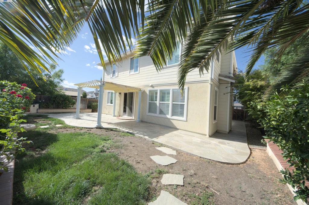 BRENTWOOD - Residential Lease