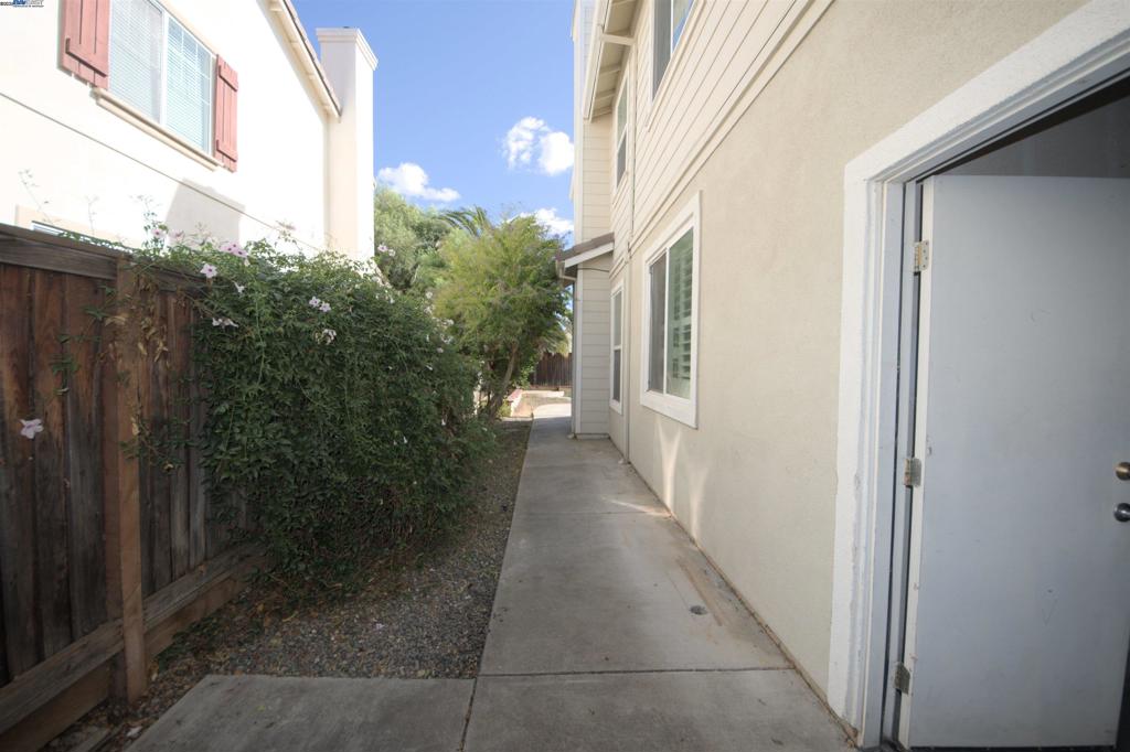 BRENTWOOD - Residential Lease