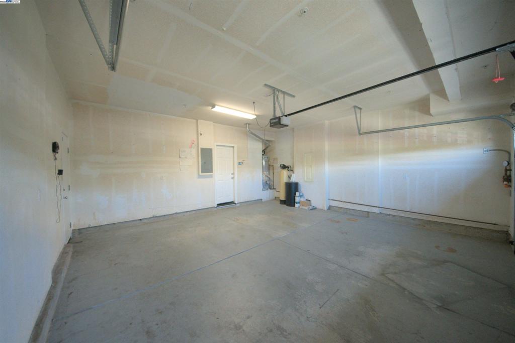 BRENTWOOD - Residential Lease