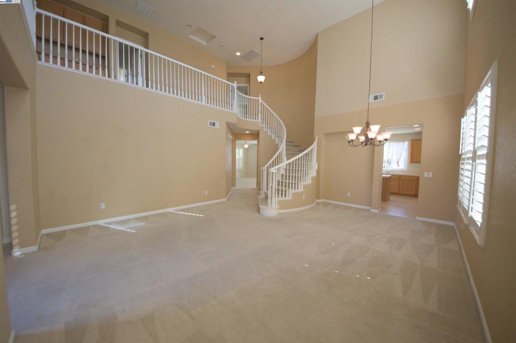 BRENTWOOD - Residential Lease