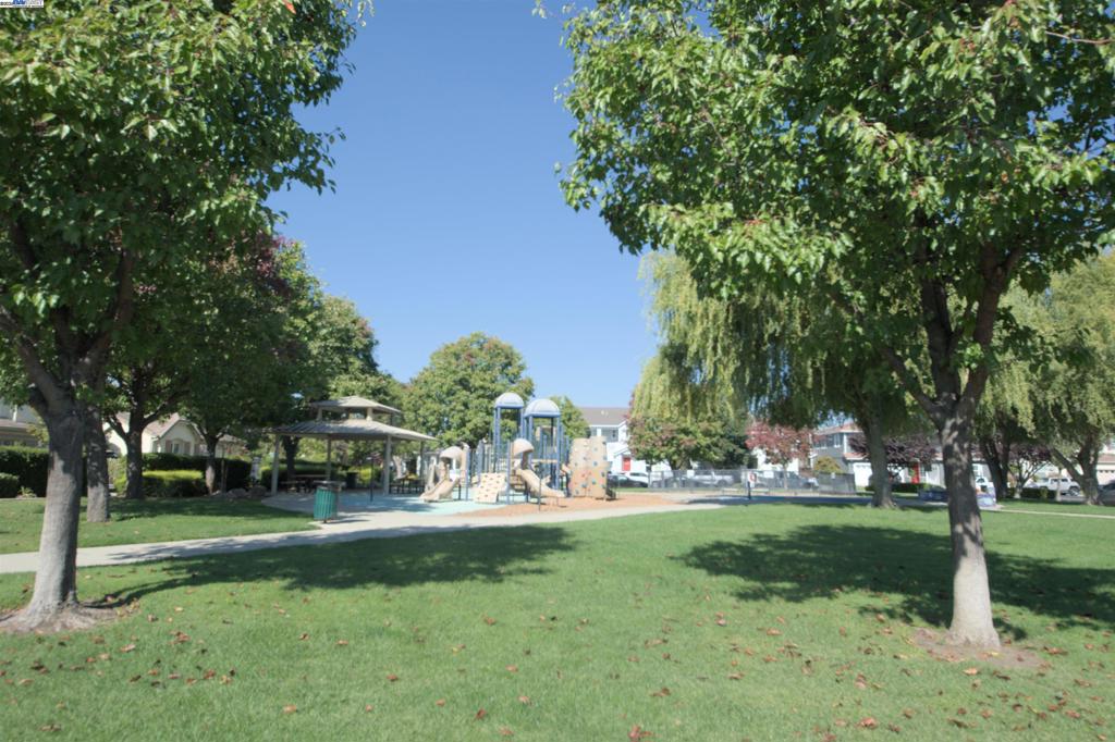 BRENTWOOD - Residential Lease