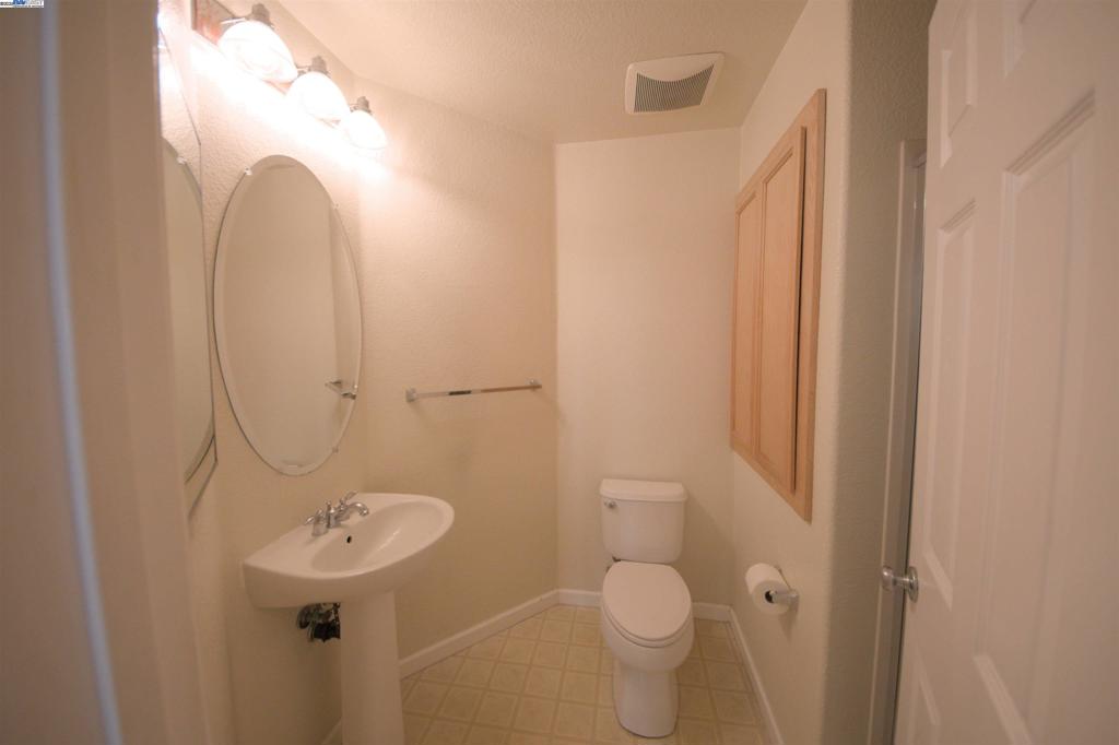 BRENTWOOD - Residential Lease