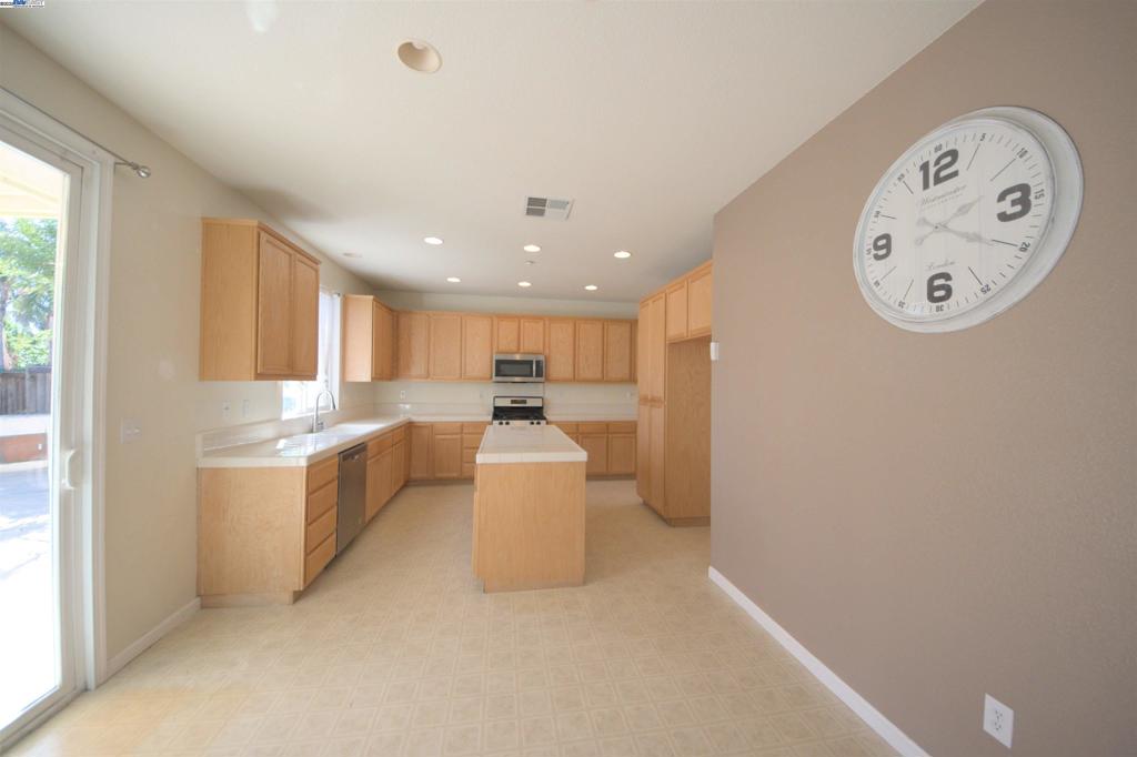 BRENTWOOD - Residential Lease