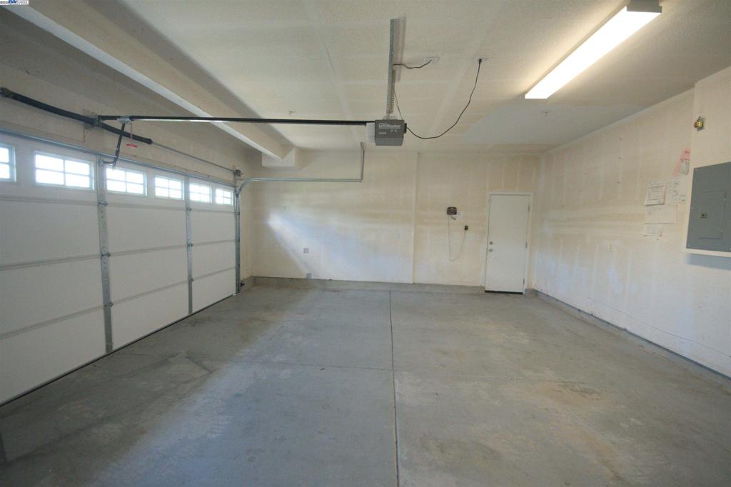 BRENTWOOD - Residential Lease