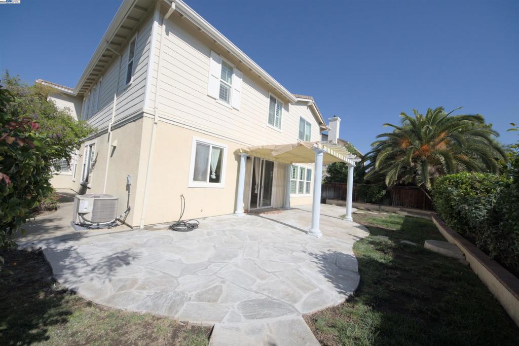 BRENTWOOD - Residential Lease