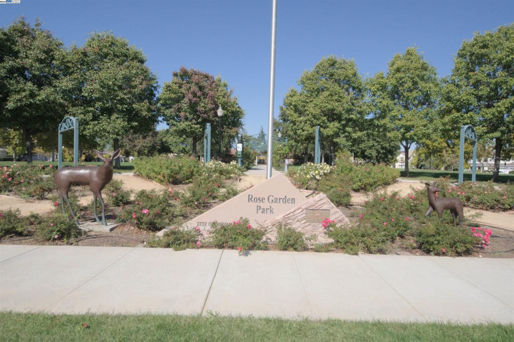 BRENTWOOD - Residential Lease