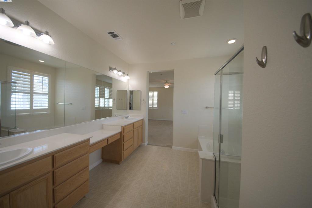 BRENTWOOD - Residential Lease