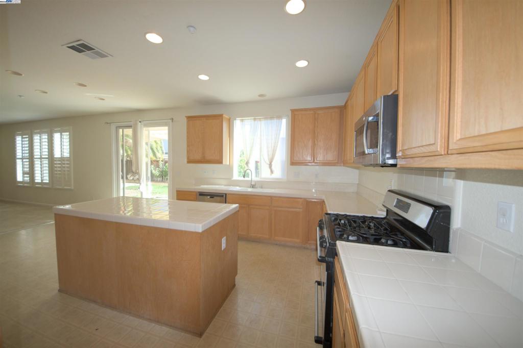 BRENTWOOD - Residential Lease