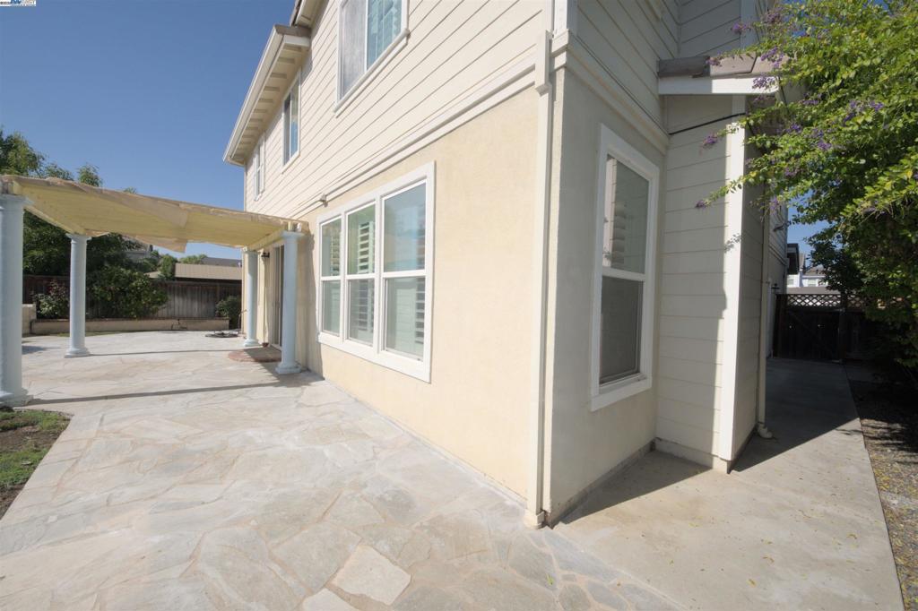 BRENTWOOD - Residential Lease