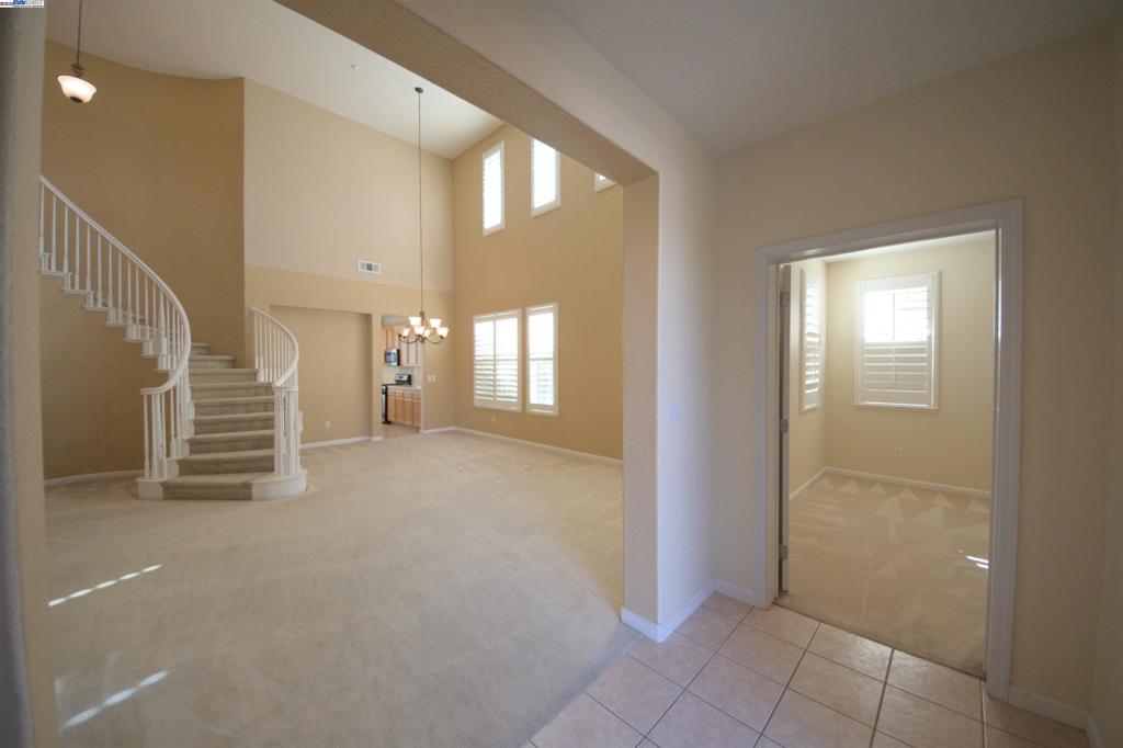 BRENTWOOD - Residential Lease