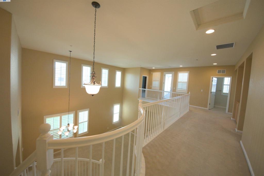 BRENTWOOD - Residential Lease