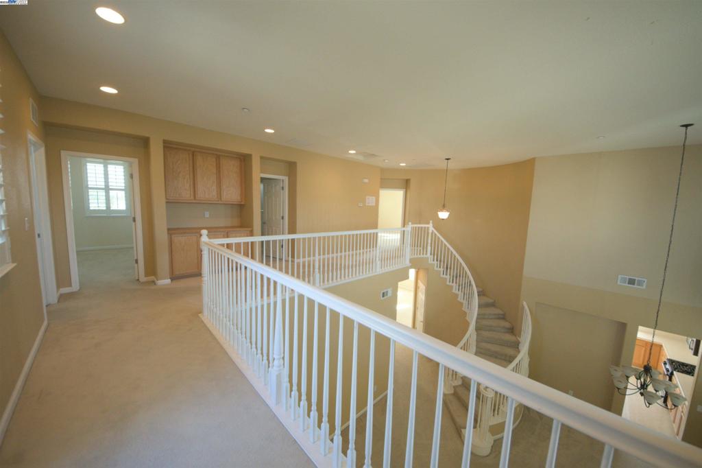 BRENTWOOD - Residential Lease