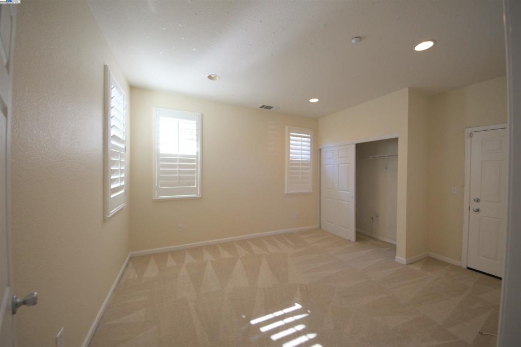 BRENTWOOD - Residential Lease