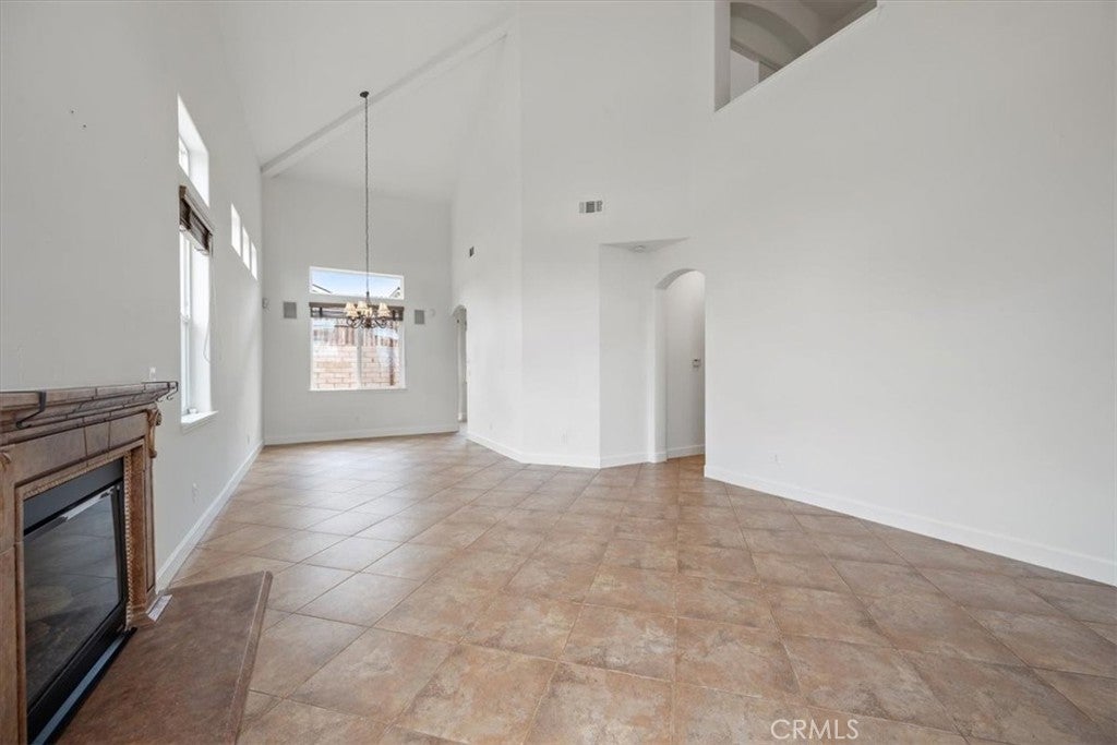 415 Dixson Street