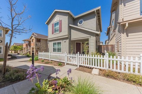 Photo of 19832 Gabilan View Drive, Salinas, CA 93906 (MLS # ML82039811)