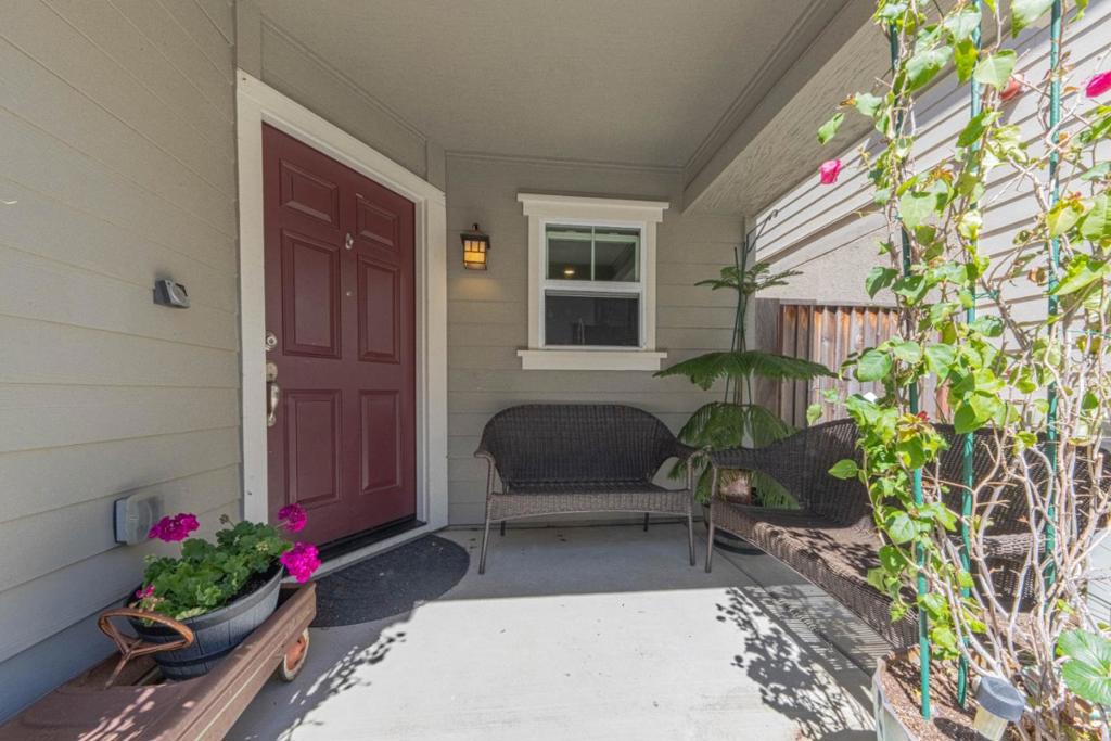 19832 Gabilan View Drive