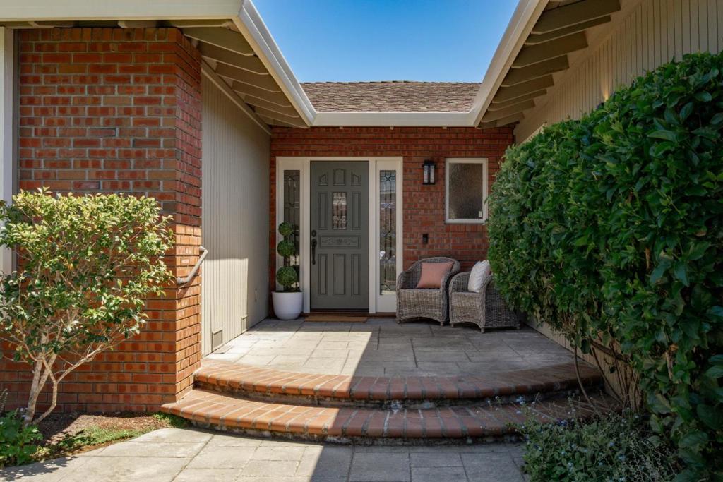 105 Jocelyn Court